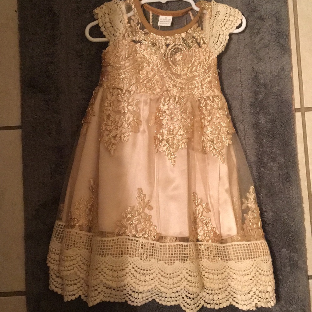 Girls dress